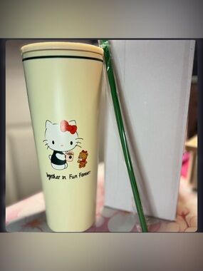 Starbucks x Hello Kitty Stainless Steel Cup 473ml/16oz with Lid and Straw